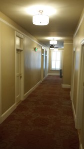 Hotel corridor, sans Chandler
